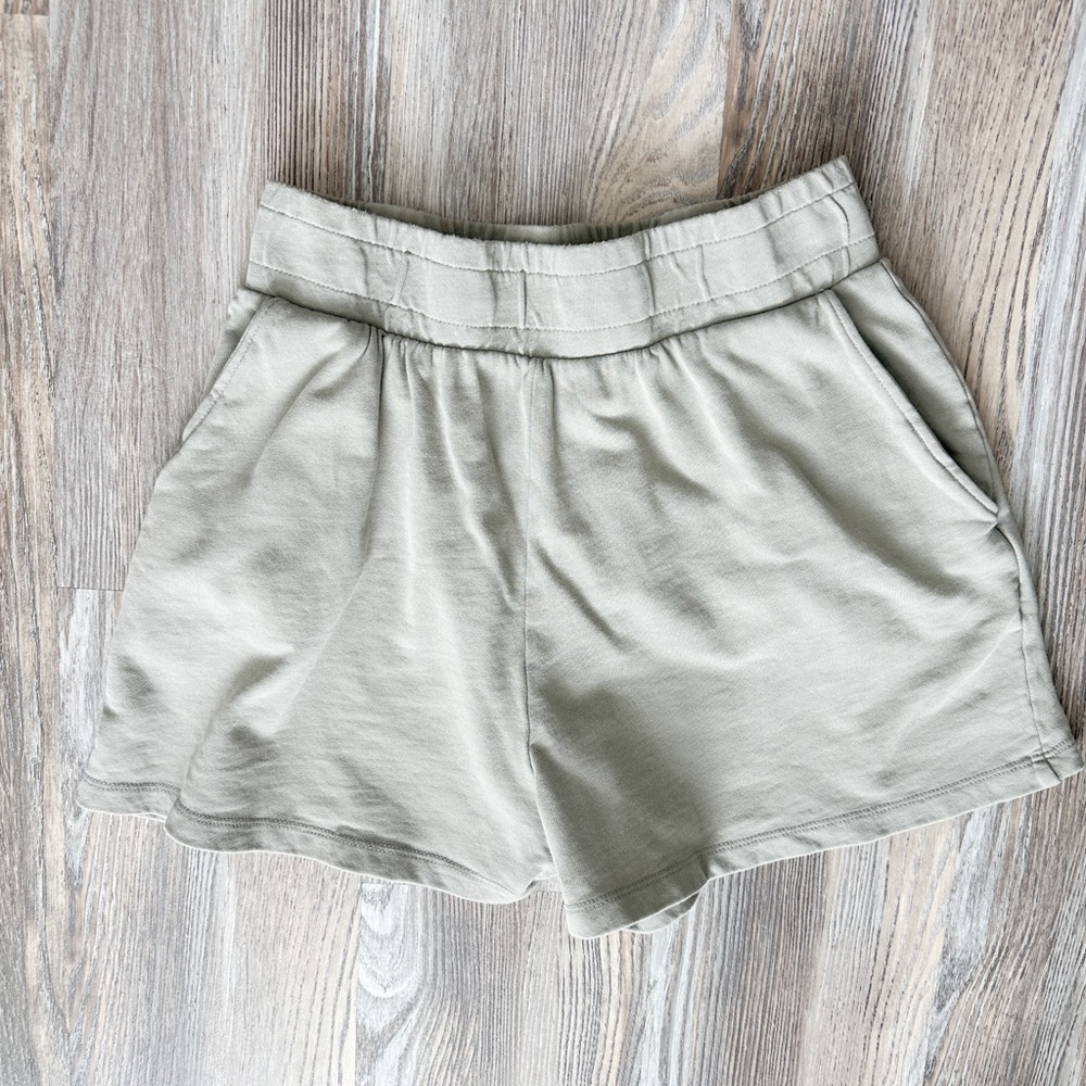ZARA Women’s Light Green Gray High Rise Lounge Shorts